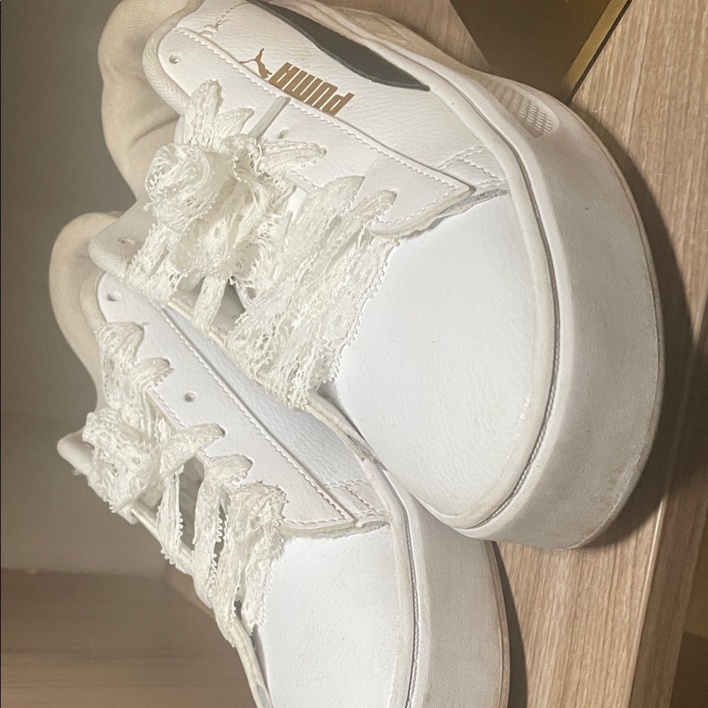 Puma Women's White Lace Sneakers with black stripe